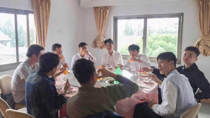 1509938599569359.jpg 640.webp (13).jpg